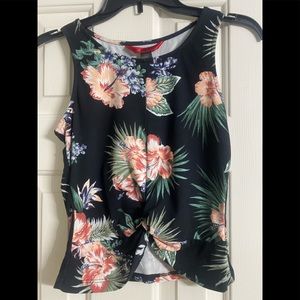 Hot kiss floral tie knot tank top small
